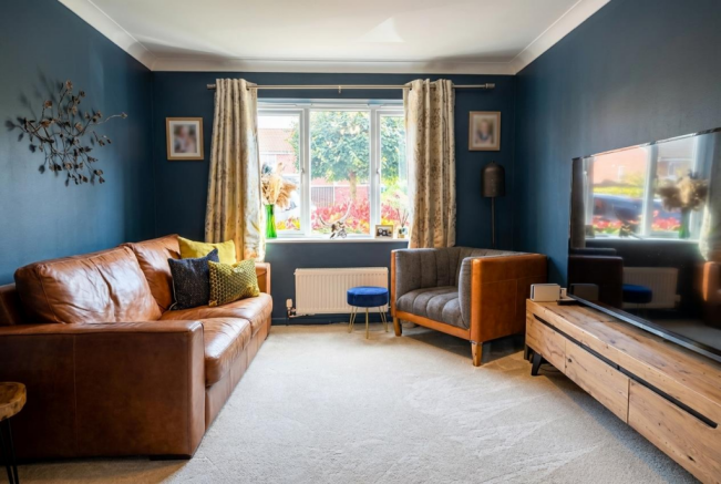 4 bed Detached to rent Image 4