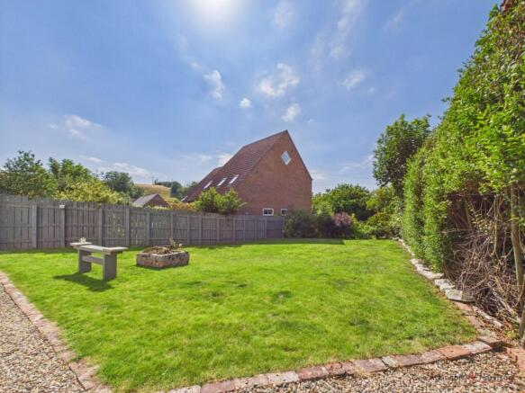 4 bed Detached for sale Image 5