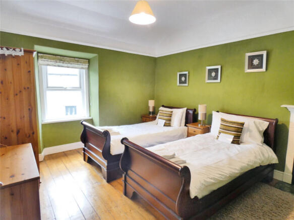 3 bed Terraced for sale Image 9