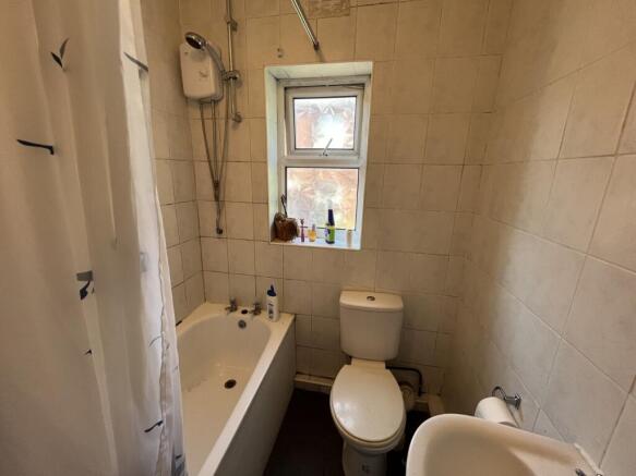 4 bed Terraced to rent Image 10