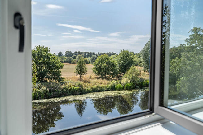 2 bed Apartment for sale Image 7