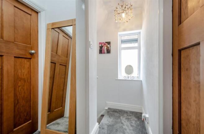 FIRST FLOOR LANDING