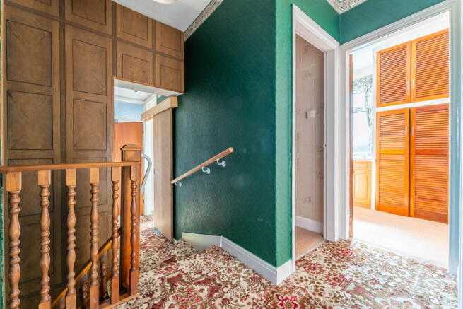 5 bed Semi-Detached for sale Image 12