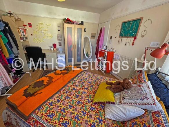 4 bed Semi-Detached to rent Image 7