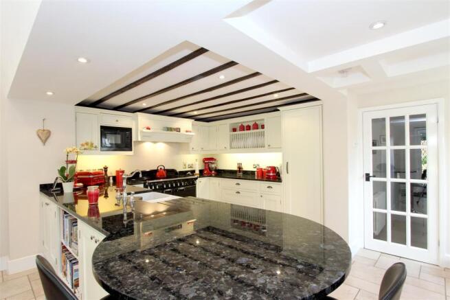 Kitchen close.JPG