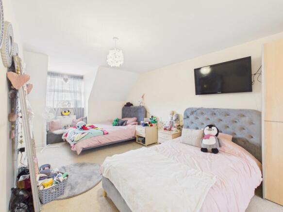 3 bed Terraced for sale Image 6