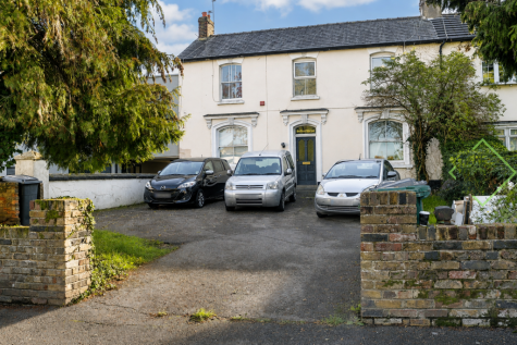 Henry Road, Barnet, EN4