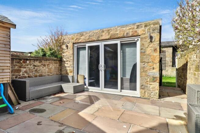 3 bed Terraced for sale Image 12