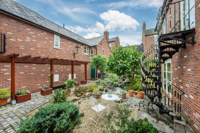 Courtyard 01