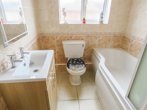 Bathroom.JPG