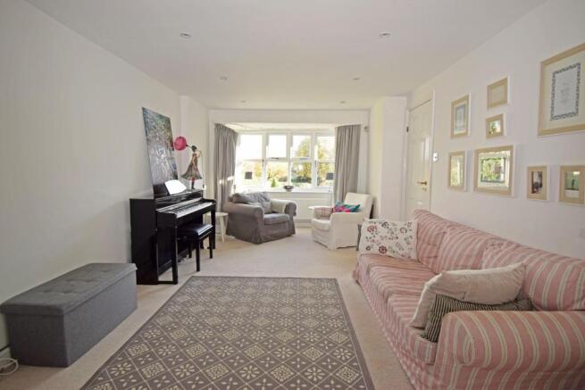 8 Dugard Way, lounge.jpg