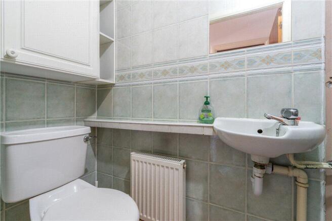 5 bed Bungalow for sale Image 10
