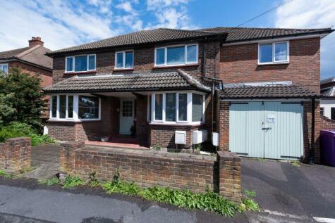 York Road, Farnborough, GU14