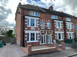 58, Earlsfield Road, Hythe CT21 5PF