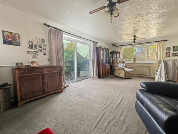 Pelham Rise, Peacehaven, BN10 8BD photo 4