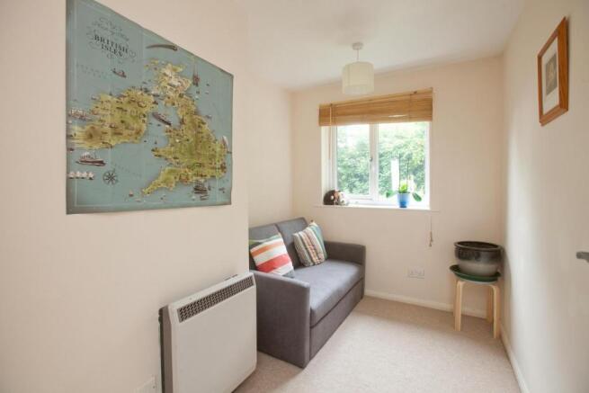 17 HOLLOWS CLOSE - PHOTO E.jpg