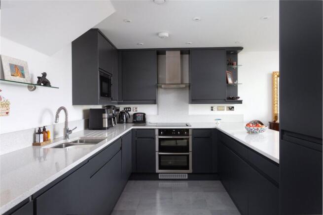 2 bed Apartment for sale Image 5