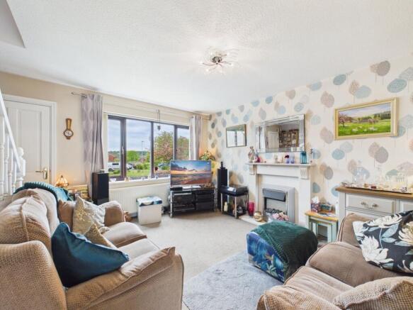 Knightscliffe Crescent - EweMove - Living Room 2