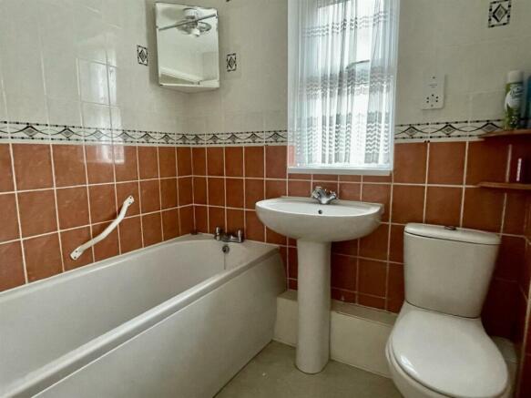Bathroom.jpg
