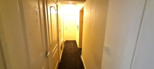 2 bed Apartment to rent Image 4