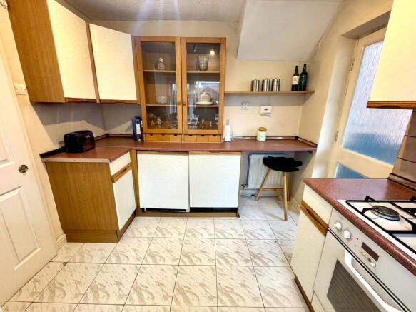 3 bed Semi-Detached for sale Image 7