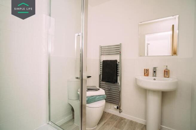 4 bed Semi-Detached to rent Image 12