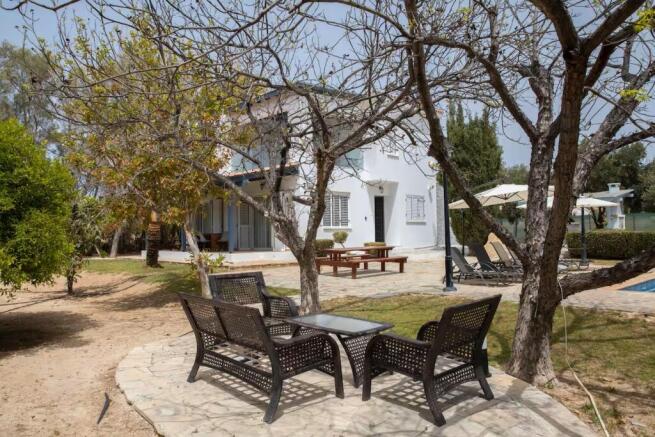 5 Bedroom Villa for