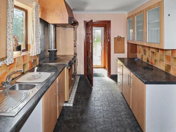 3 bed Semi-Detached for sale Image 5