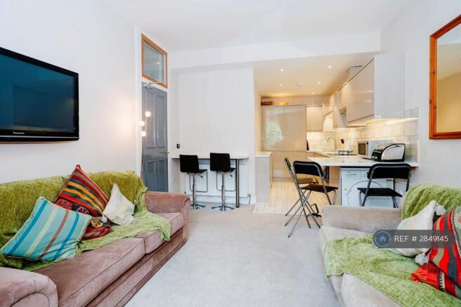 Living Room / Kitchen