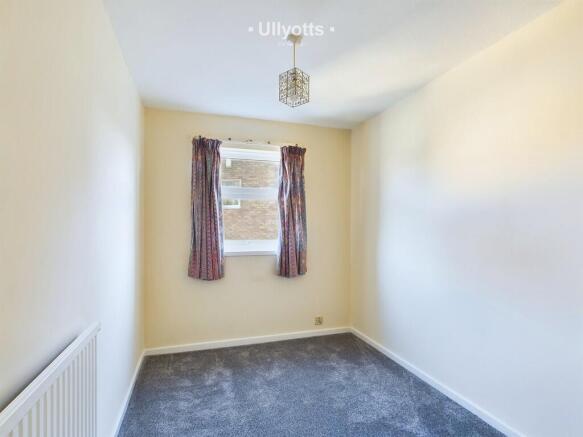 3 bed Semi-Detached to rent Image 10
