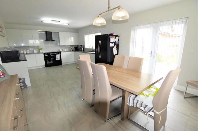 KITCHEN/DINER