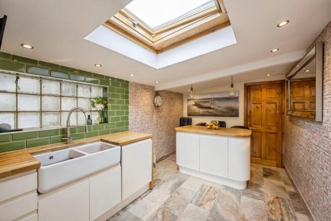 3 bed Semi-Detached Bungalow for sale Image 10