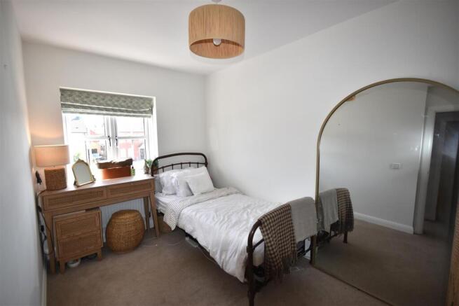 3 bed Semi-Detached for sale Image 10