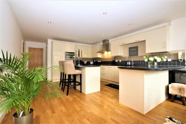 Family Kitchen Dininer Living Area