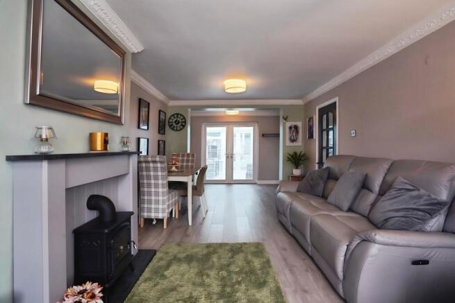 3 bed Semi-Detached for sale Image 2