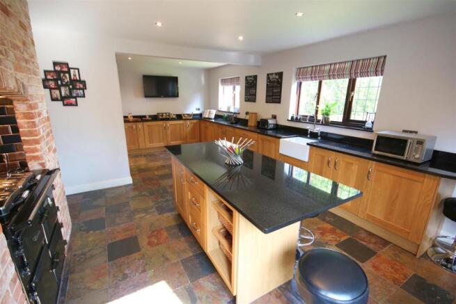Kitchen/Breakfast Room