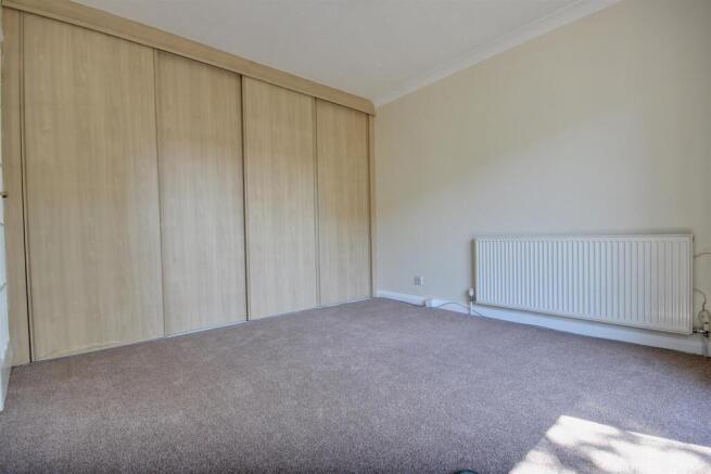 2 bed Semi-Detached Bungalow for sale Image 8
