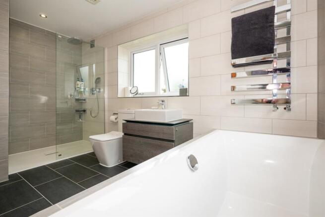 En-Suite Bathroom