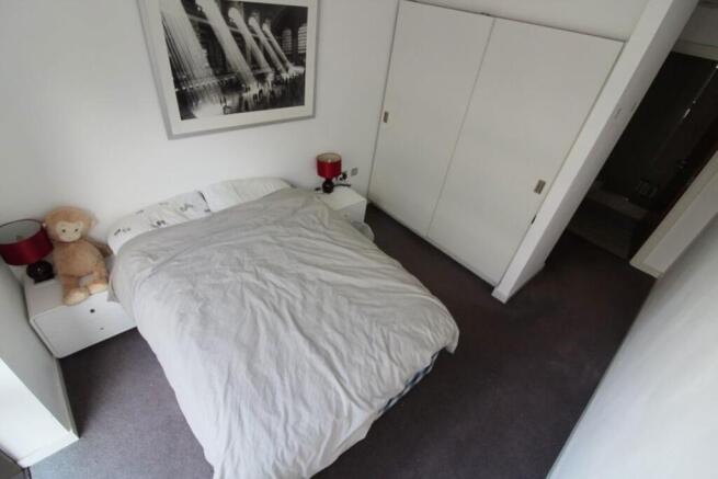 2 bed Flat to rent Image 5