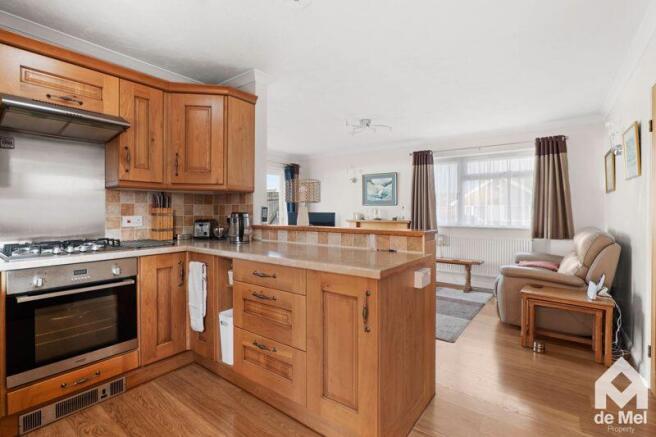49 Sandown Road photo 4