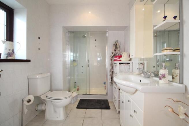 Ensuite shower room