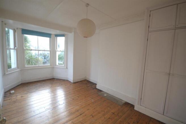 bedroom1.jpg