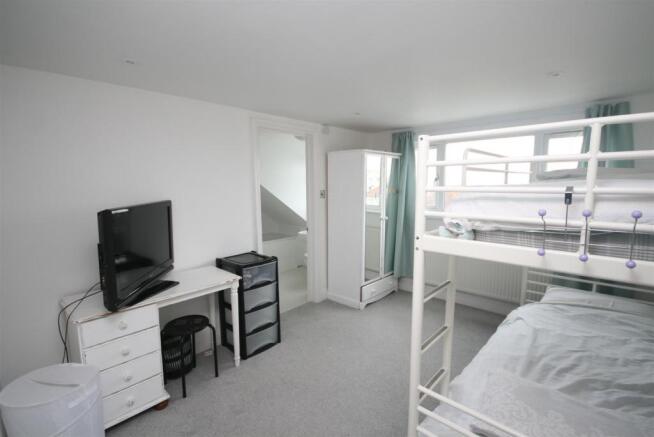 Bedroom.JPG