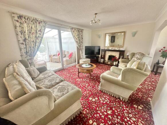 2. Lounge