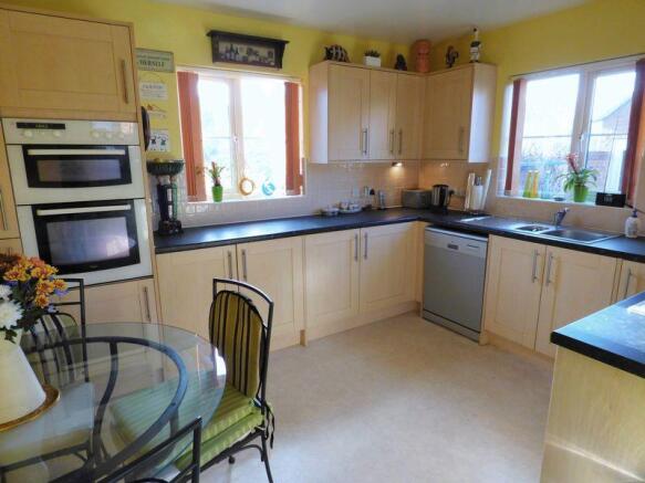 Kitchen / Brea...