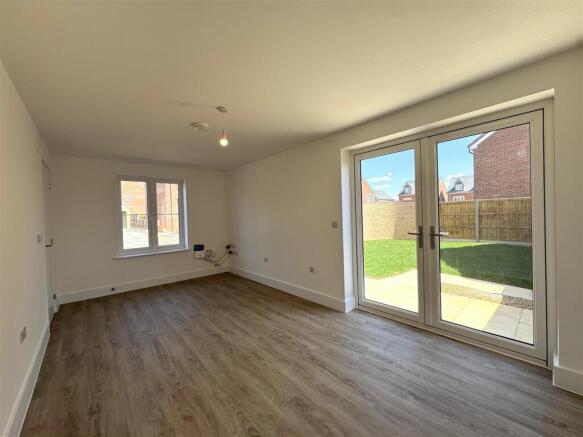 Living Rm pic 3.jpeg