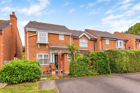 Forsythia Close, Denvilles