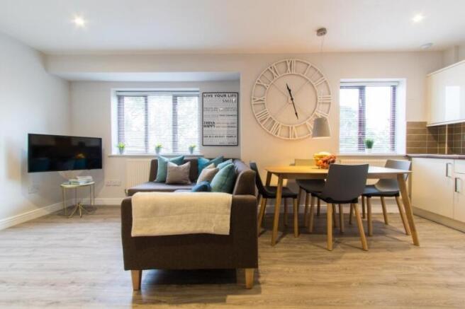 3 bed Flat to rent Image 6