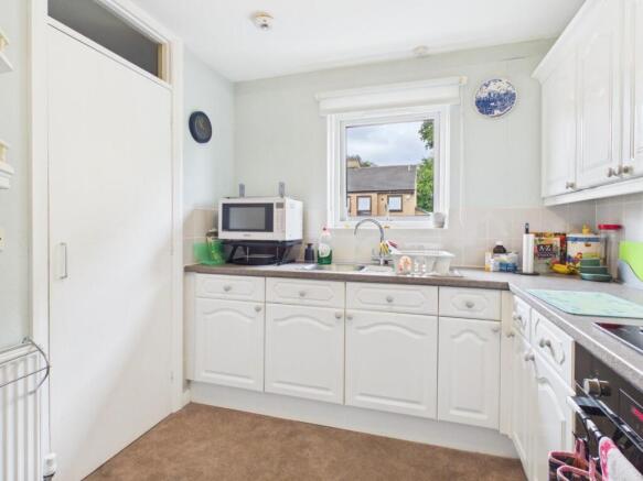 2 bed Flat for sale Image 5