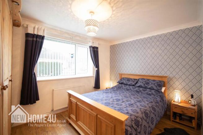MASTER BEDROOM: